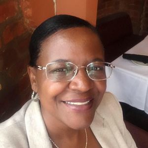 Meet your Posher, Angela